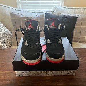 Bred Jordan 4